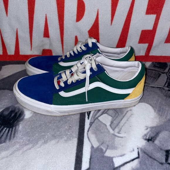 Vans - Picture 2 of 5